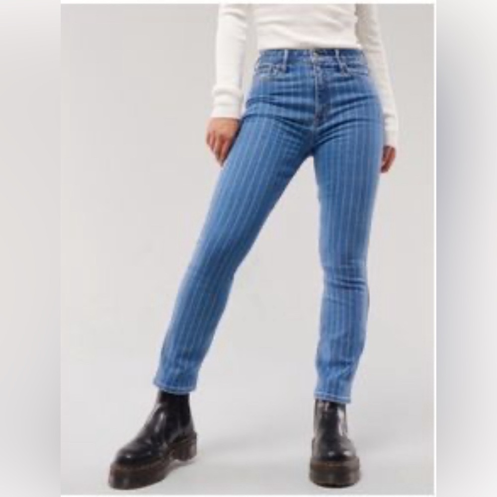 Hollister ultra high-rise skinny ankle jeans. Size 0R w24 L27